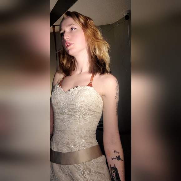 Wedding Dress - Picture 2 of 6